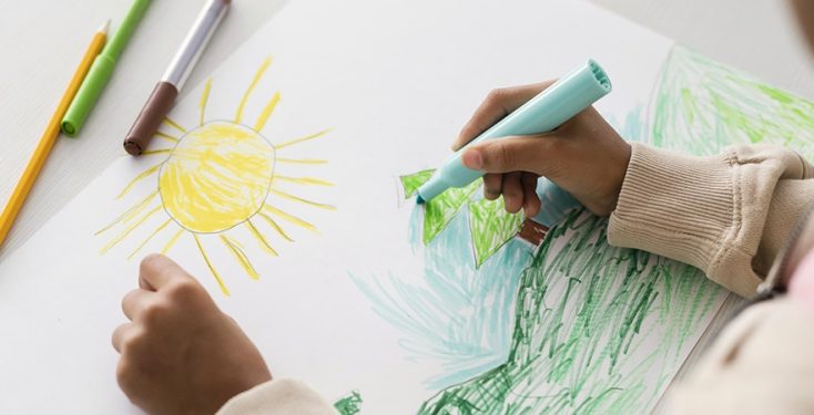 Como desenhar e pintar ajuda no desenvolvimento das crianças